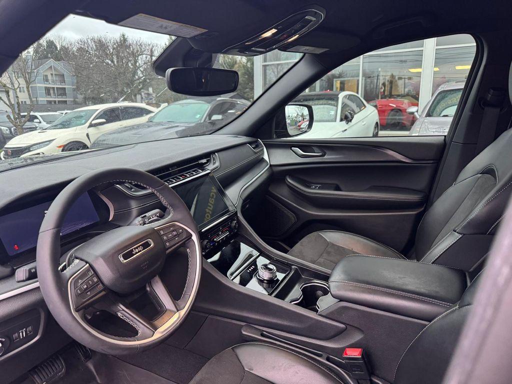 used 2024 Jeep Grand Cherokee car, priced at $34,995