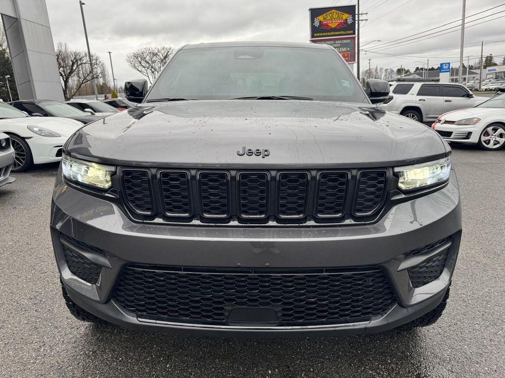 used 2024 Jeep Grand Cherokee car, priced at $34,995
