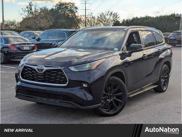 used 2022 Toyota Highlander car, priced at $32,917