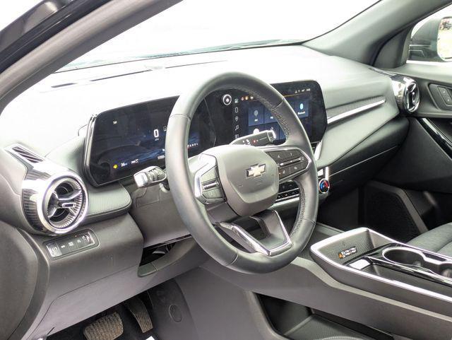 used 2025 Chevrolet Equinox car, priced at $26,987