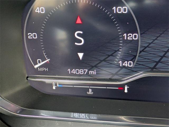 used 2024 GMC Yukon car, priced at $70,987