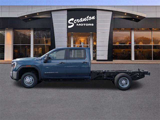 new 2025 GMC Sierra 3500 car, priced at $56,973