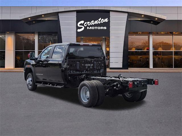 new 2025 GMC Sierra 3500 car, priced at $57,123