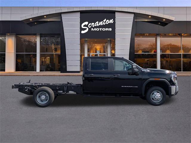 new 2025 GMC Sierra 3500 car, priced at $57,123
