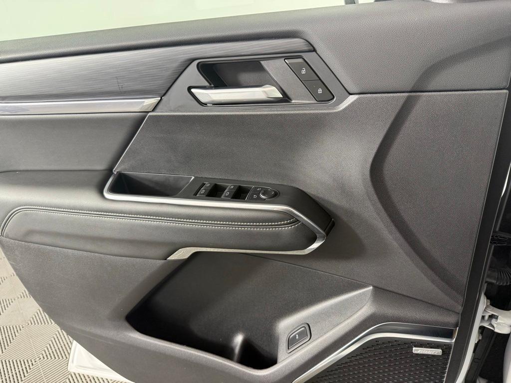 used 2025 GMC Acadia car, priced at $33,645