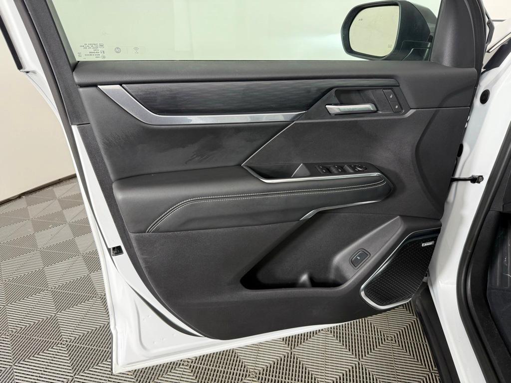 used 2025 GMC Acadia car, priced at $33,645