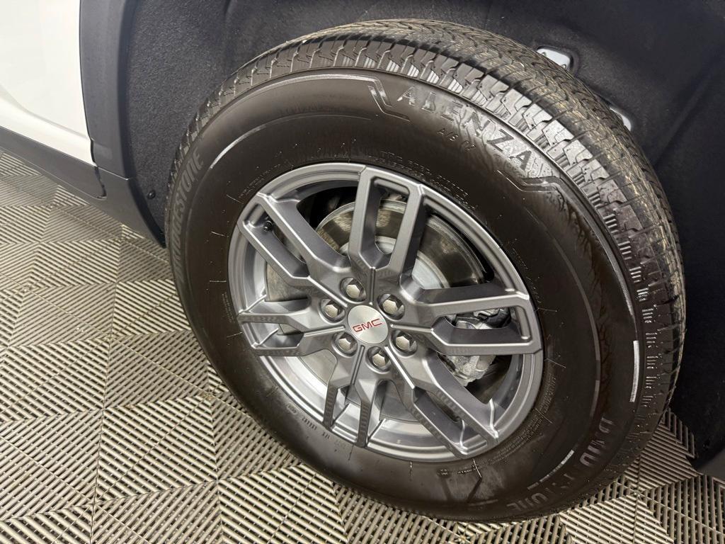 used 2025 GMC Acadia car, priced at $33,645