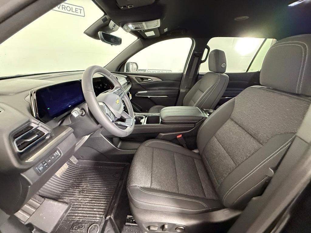 new 2026 Chevrolet Traverse car, priced at $48,095