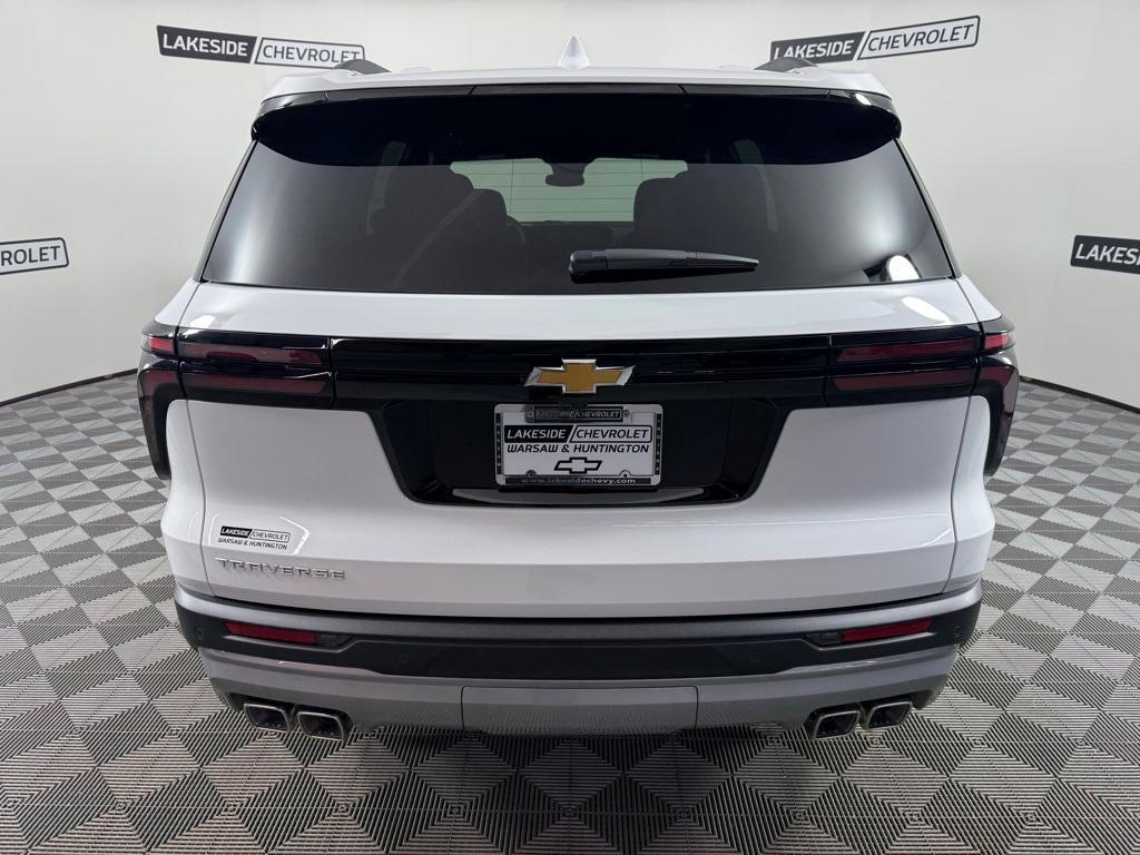 new 2026 Chevrolet Traverse car, priced at $43,015