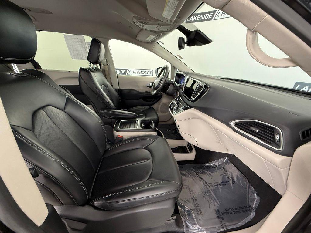 used 2023 Chrysler Pacifica car, priced at $22,250