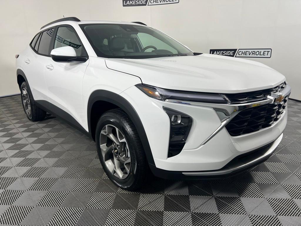 new 2025 Chevrolet Trax car, priced at $24,085