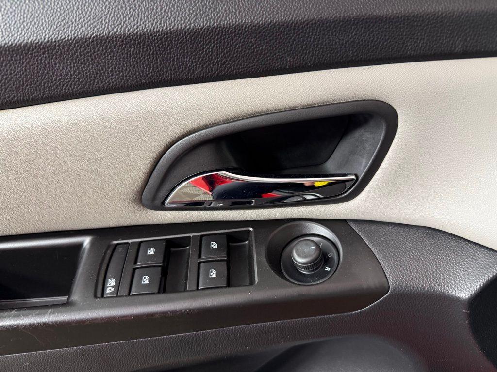 used 2014 Chevrolet Cruze car, priced at $6,495
