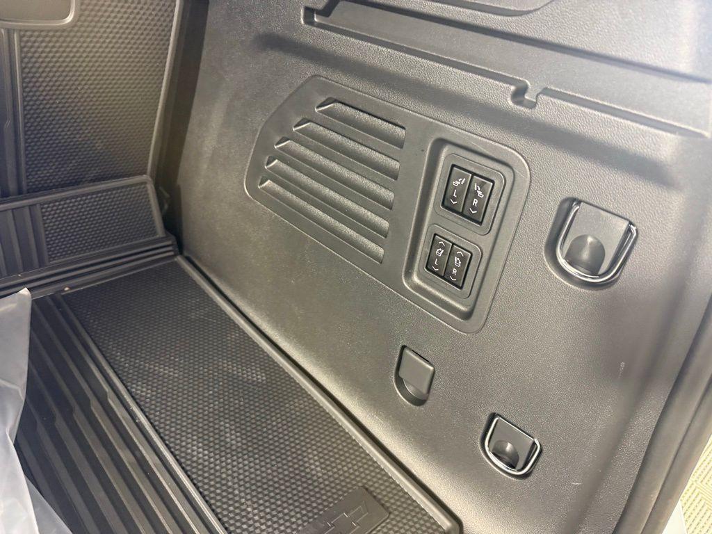 new 2026 Chevrolet Traverse car, priced at $58,915