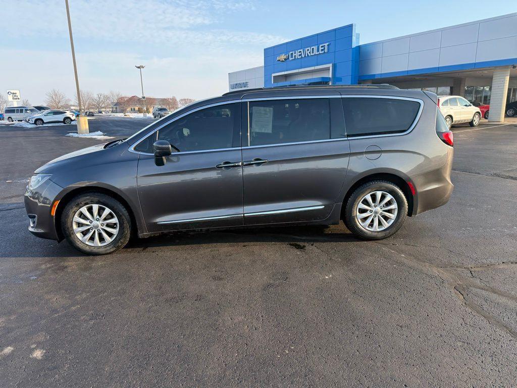 used 2017 Chrysler Pacifica car, priced at $10,695