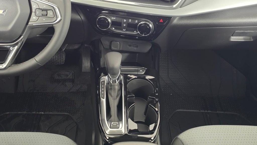 new 2025 Chevrolet Trax car, priced at $24,750