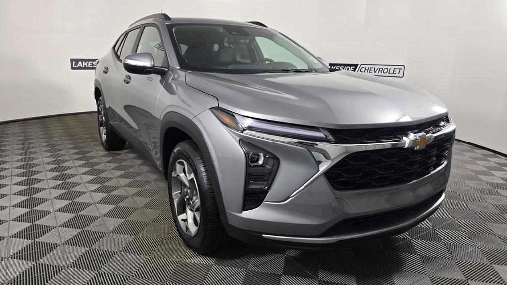 new 2025 Chevrolet Trax car, priced at $24,750