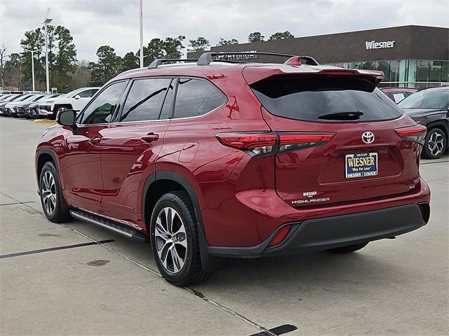 used 2021 Toyota Highlander car, priced at $27,488