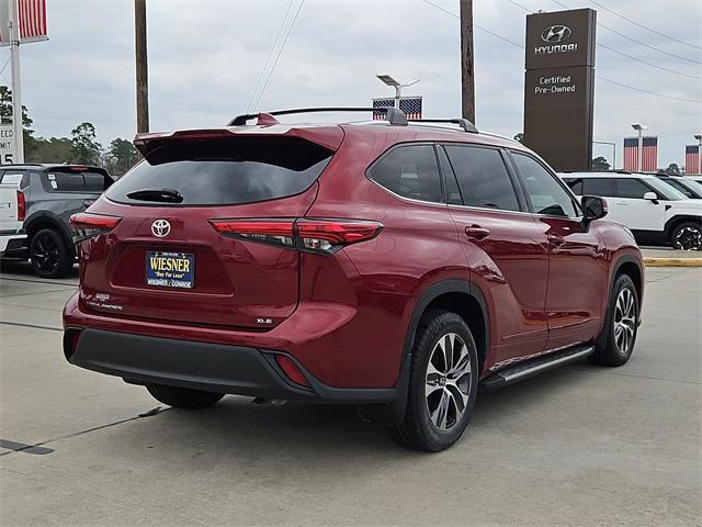 used 2021 Toyota Highlander car, priced at $27,488