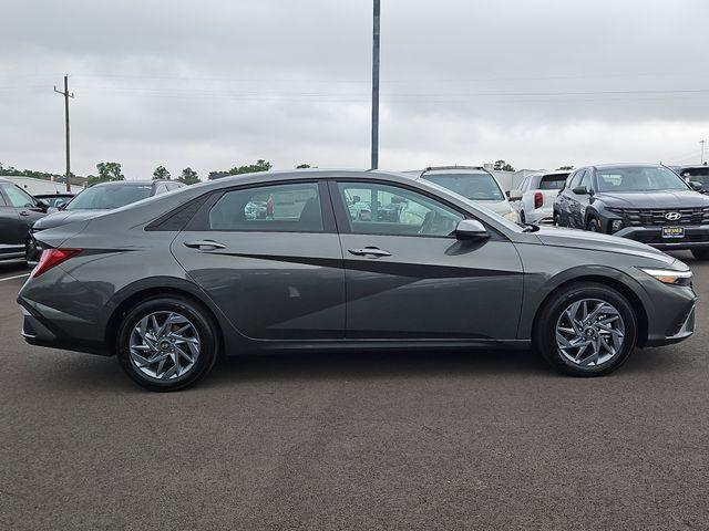 new 2026 Hyundai ELANTRA HEV car, priced at $25,935