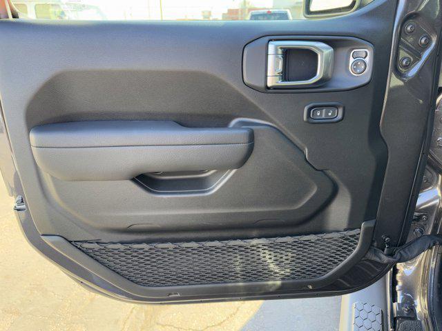 new 2025 Jeep Wrangler car, priced at $46,444