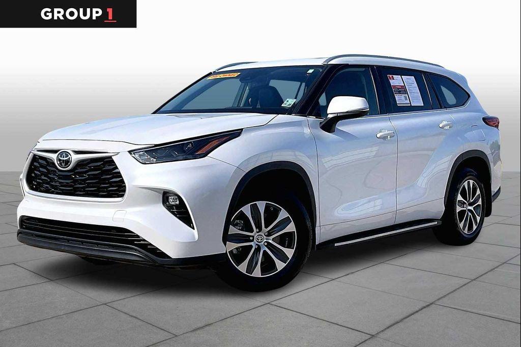 used 2022 Toyota Highlander car, priced at $30,995