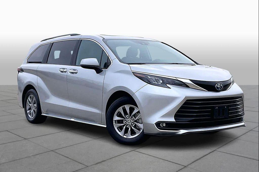 used 2025 Toyota Sienna car, priced at $41,995