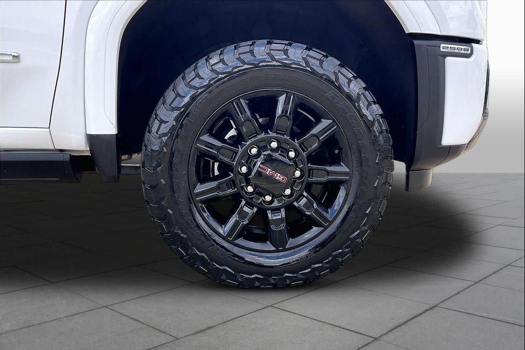 used 2025 GMC Sierra 2500 car, priced at $76,487