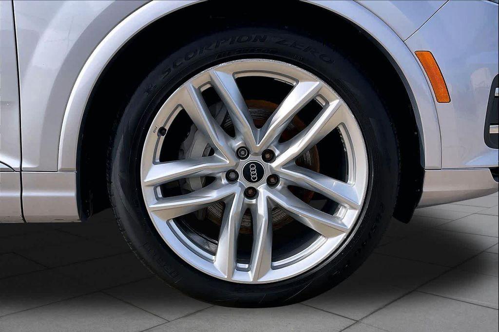 used 2017 Audi Q7 car, priced at $19,284
