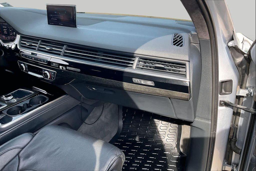 used 2017 Audi Q7 car, priced at $19,284