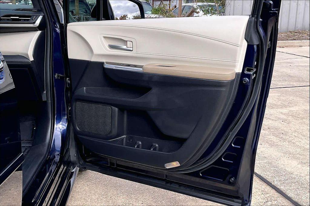 used 2022 Toyota Sienna car, priced at $38,600