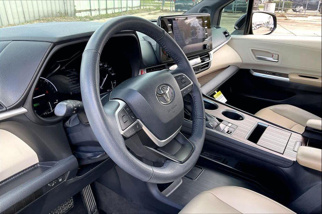 used 2022 Toyota Sienna car, priced at $38,600
