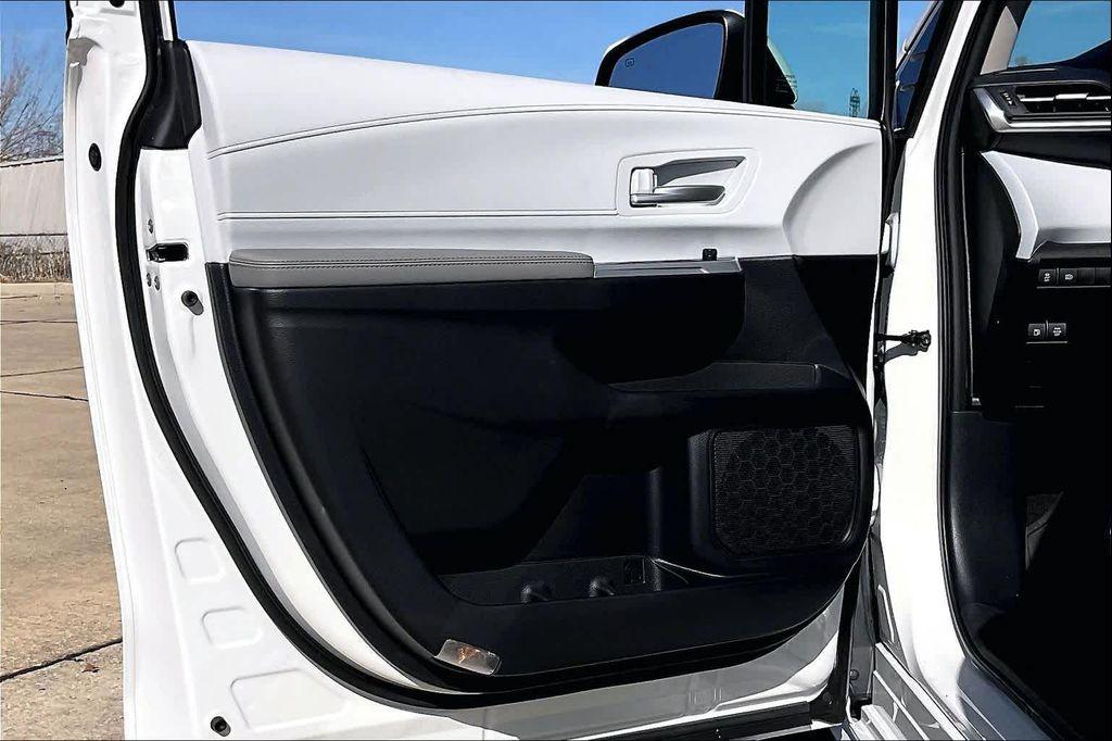 new 2026 Toyota Sienna car, priced at $48,023