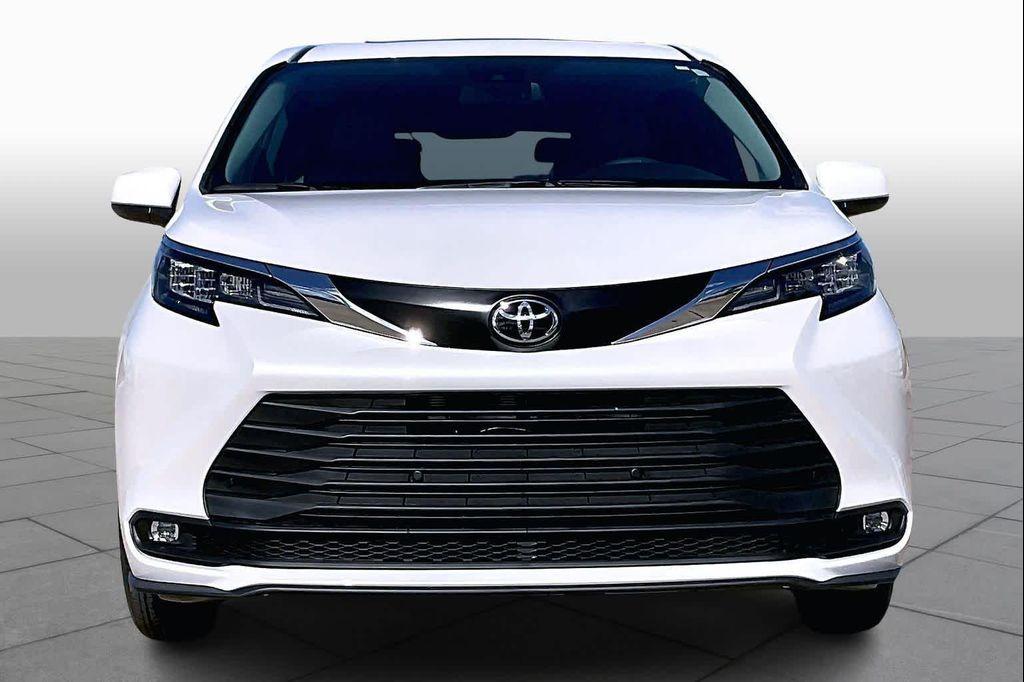 new 2026 Toyota Sienna car, priced at $48,023