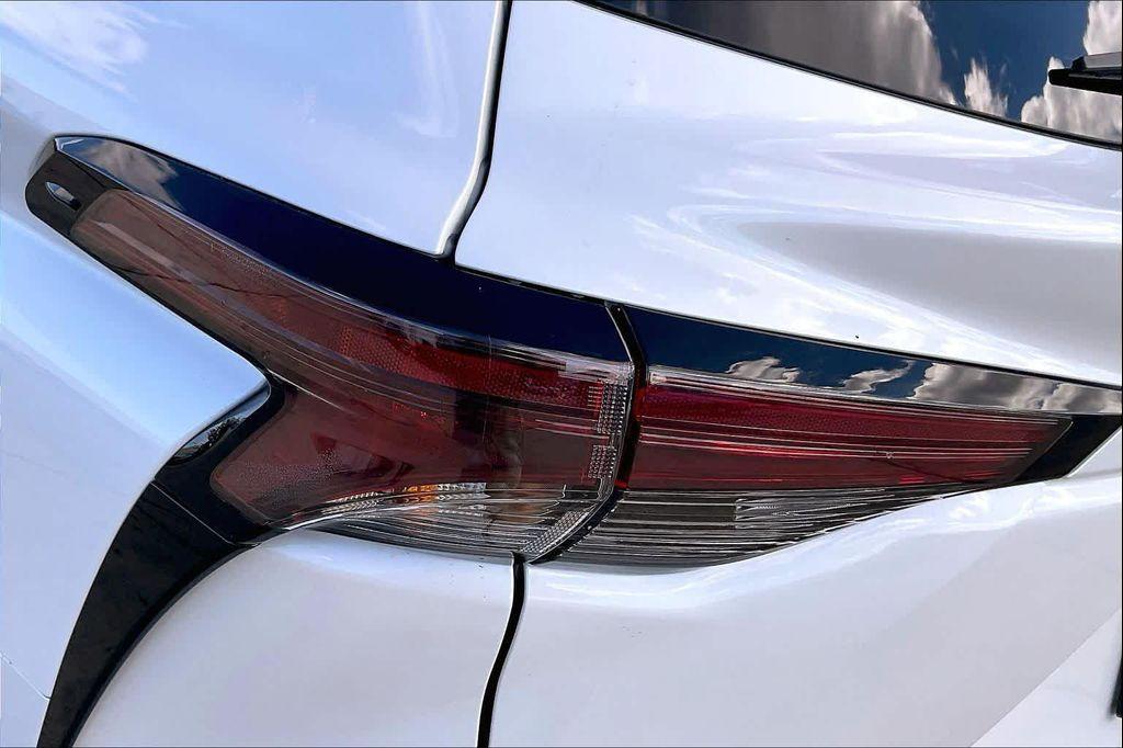 new 2026 Toyota Sienna car, priced at $48,023