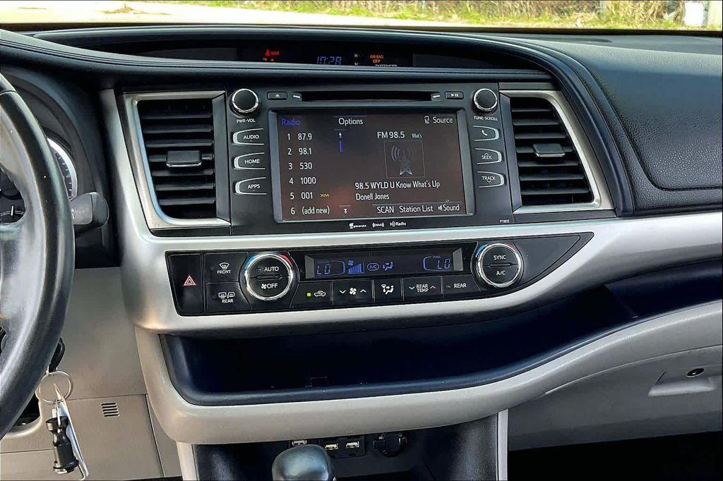 used 2019 Toyota Highlander car, priced at $22,955