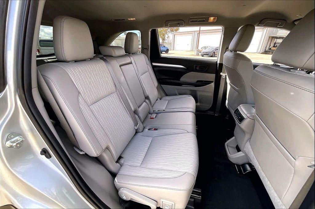 used 2019 Toyota Highlander car, priced at $22,955