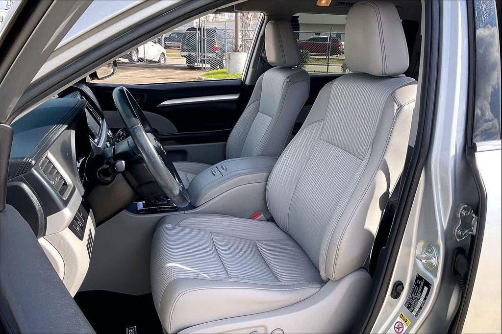 used 2019 Toyota Highlander car, priced at $22,955