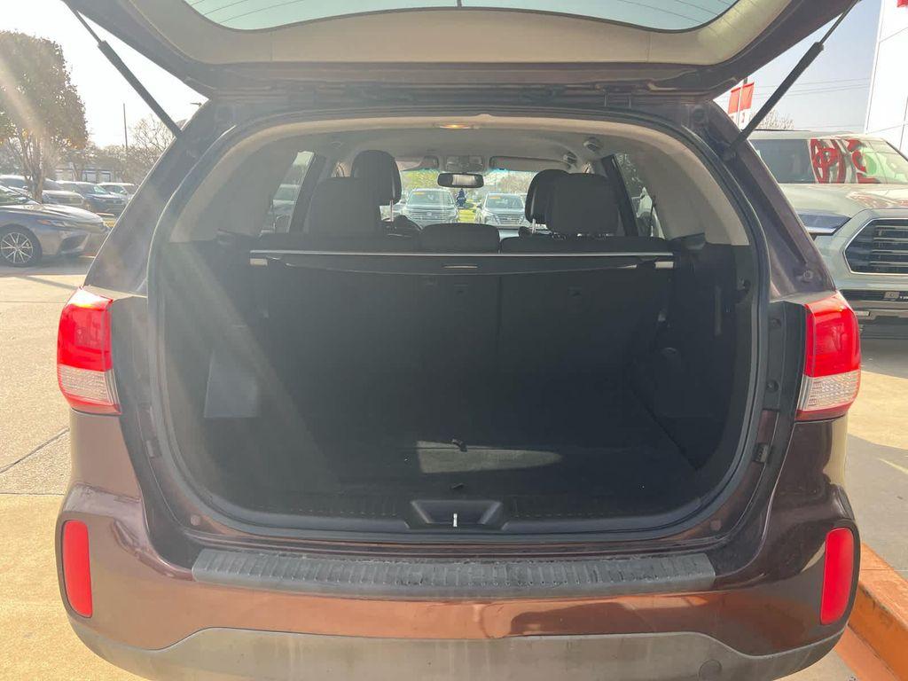 used 2014 Kia Sorento car, priced at $7,900