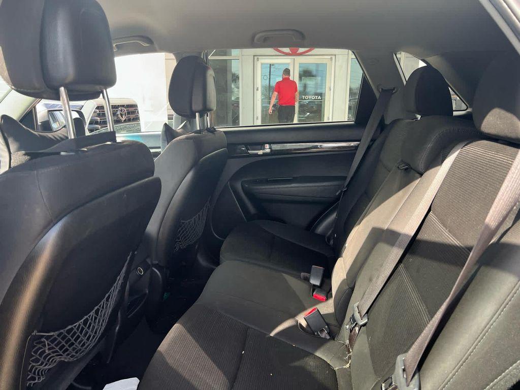 used 2014 Kia Sorento car, priced at $7,900