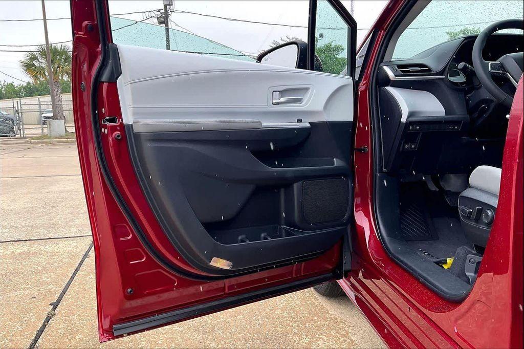 new 2026 Toyota Sienna car, priced at $48,348