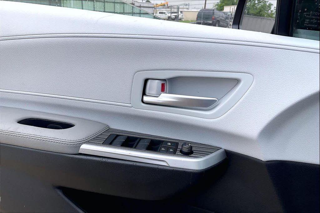 new 2026 Toyota Sienna car, priced at $48,348