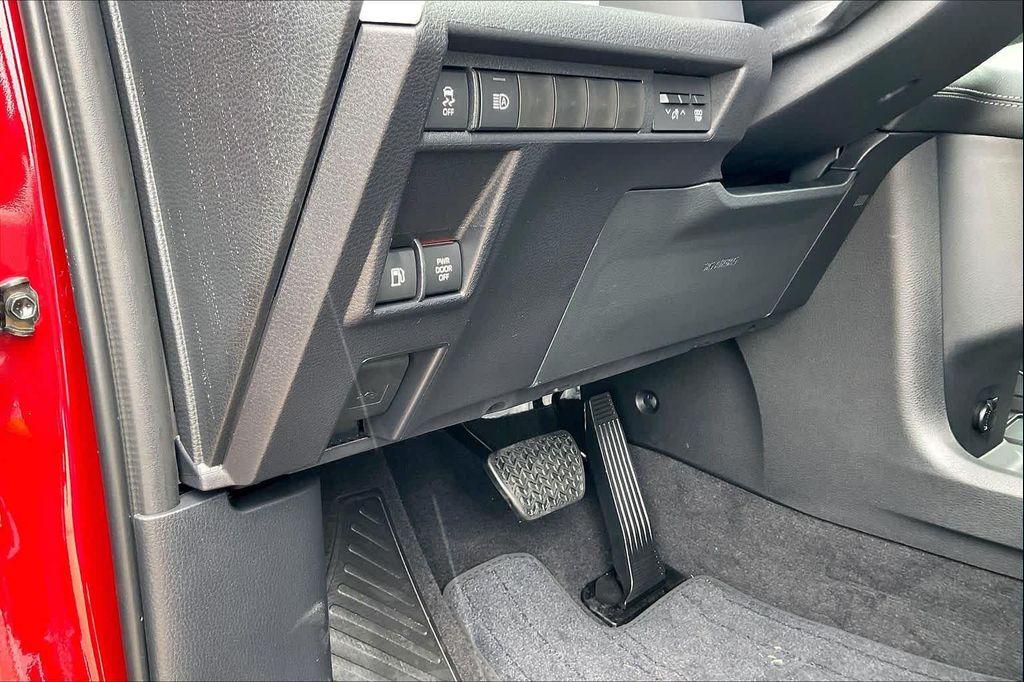 new 2026 Toyota Sienna car, priced at $48,348