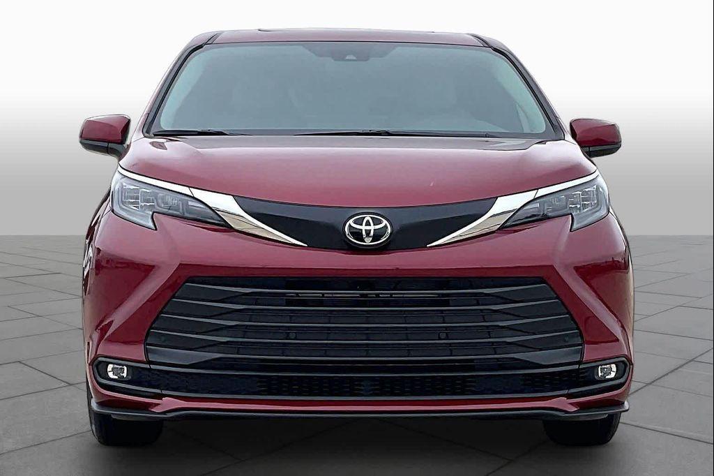 new 2026 Toyota Sienna car, priced at $48,348