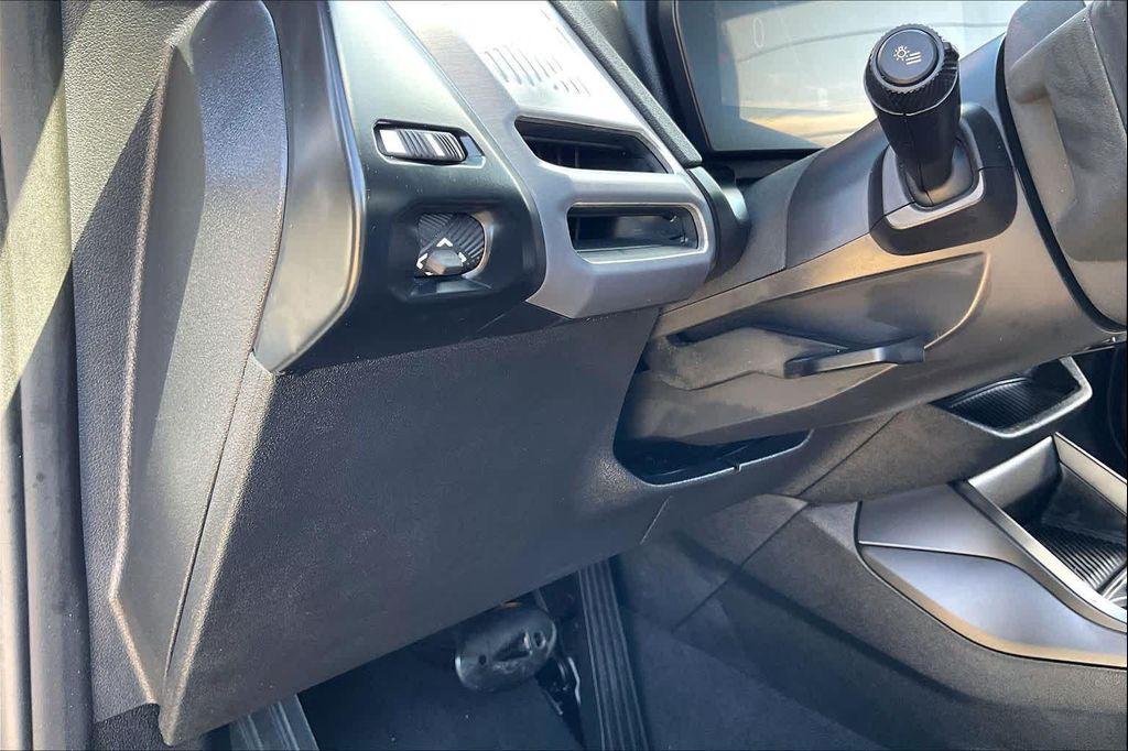 BMW 2 Series view 32