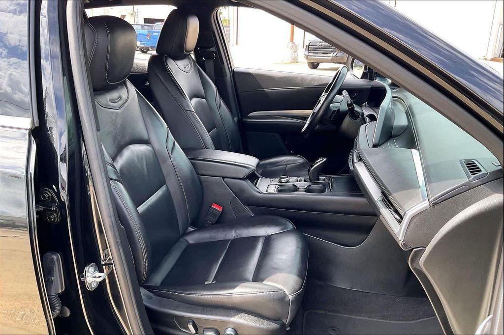 used 2024 Cadillac XT4 car, priced at $27,673