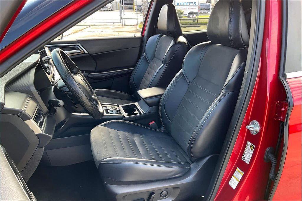used 2024 Mitsubishi Outlander car, priced at $23,995
