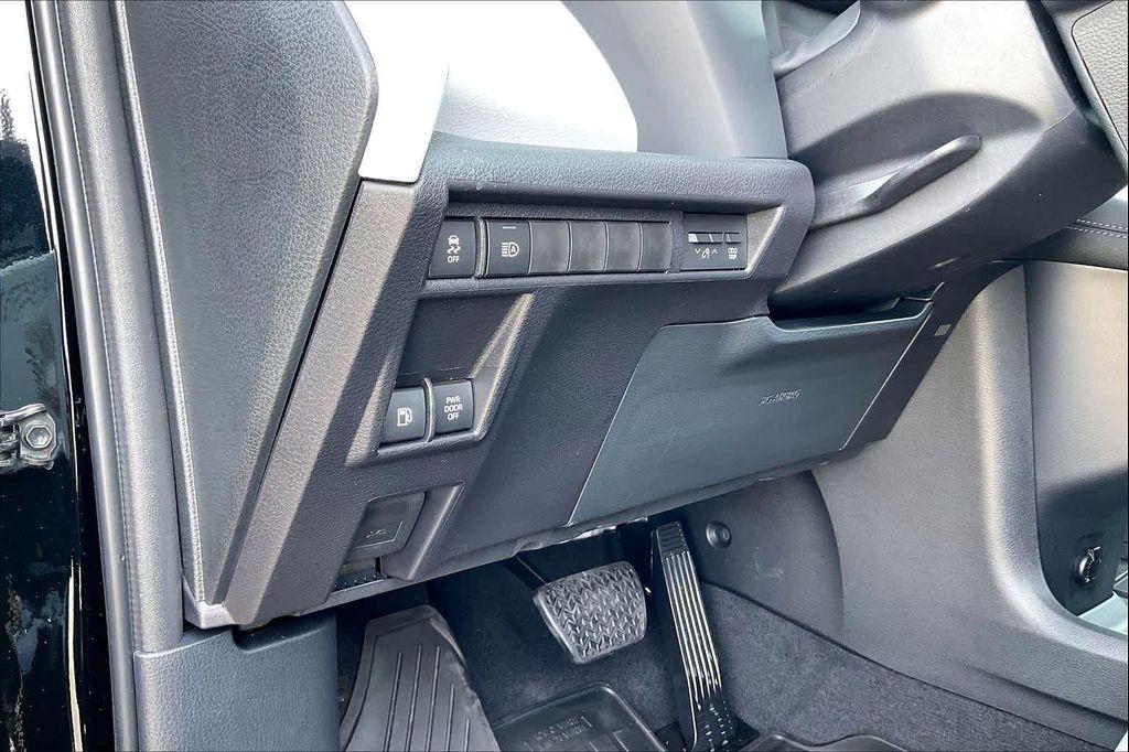 new 2026 Toyota Sienna car, priced at $46,173