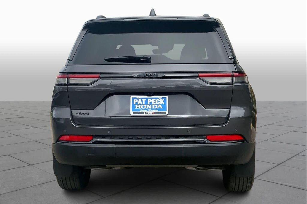 used 2025 Jeep Grand Cherokee car, priced at $39,431