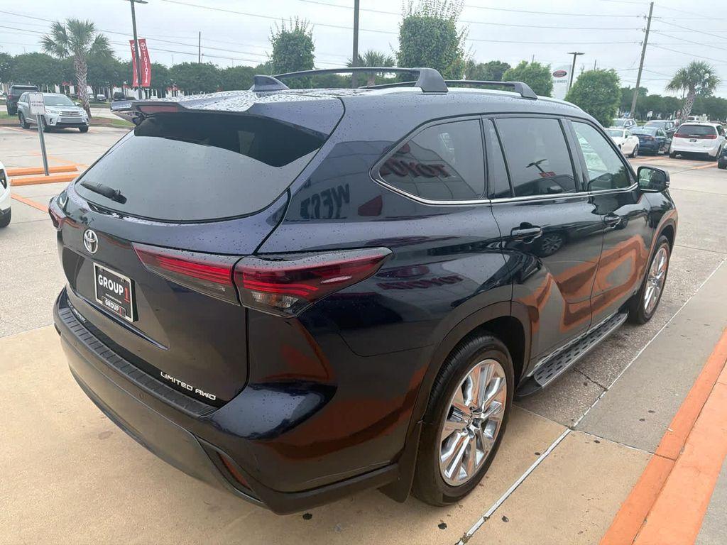 used 2024 Toyota Highlander car, priced at $43,431