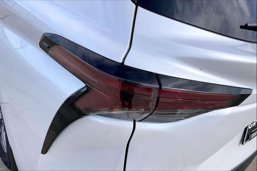 new 2026 Toyota Sienna car, priced at $48,579